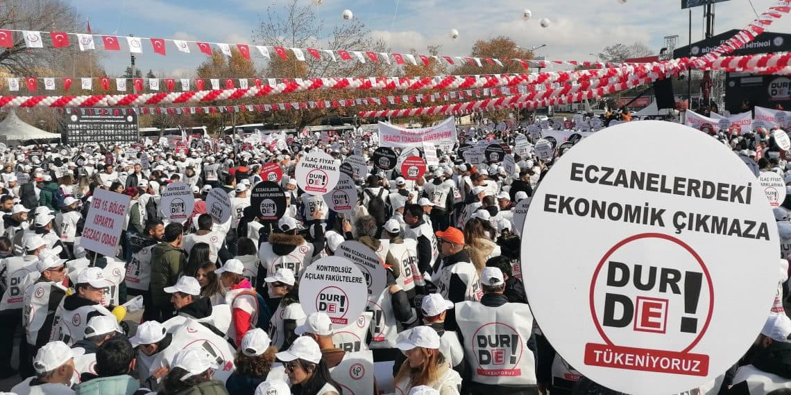 20 Bini Aşkın Eczacı Tek Ses Tek Yürek Oldu
