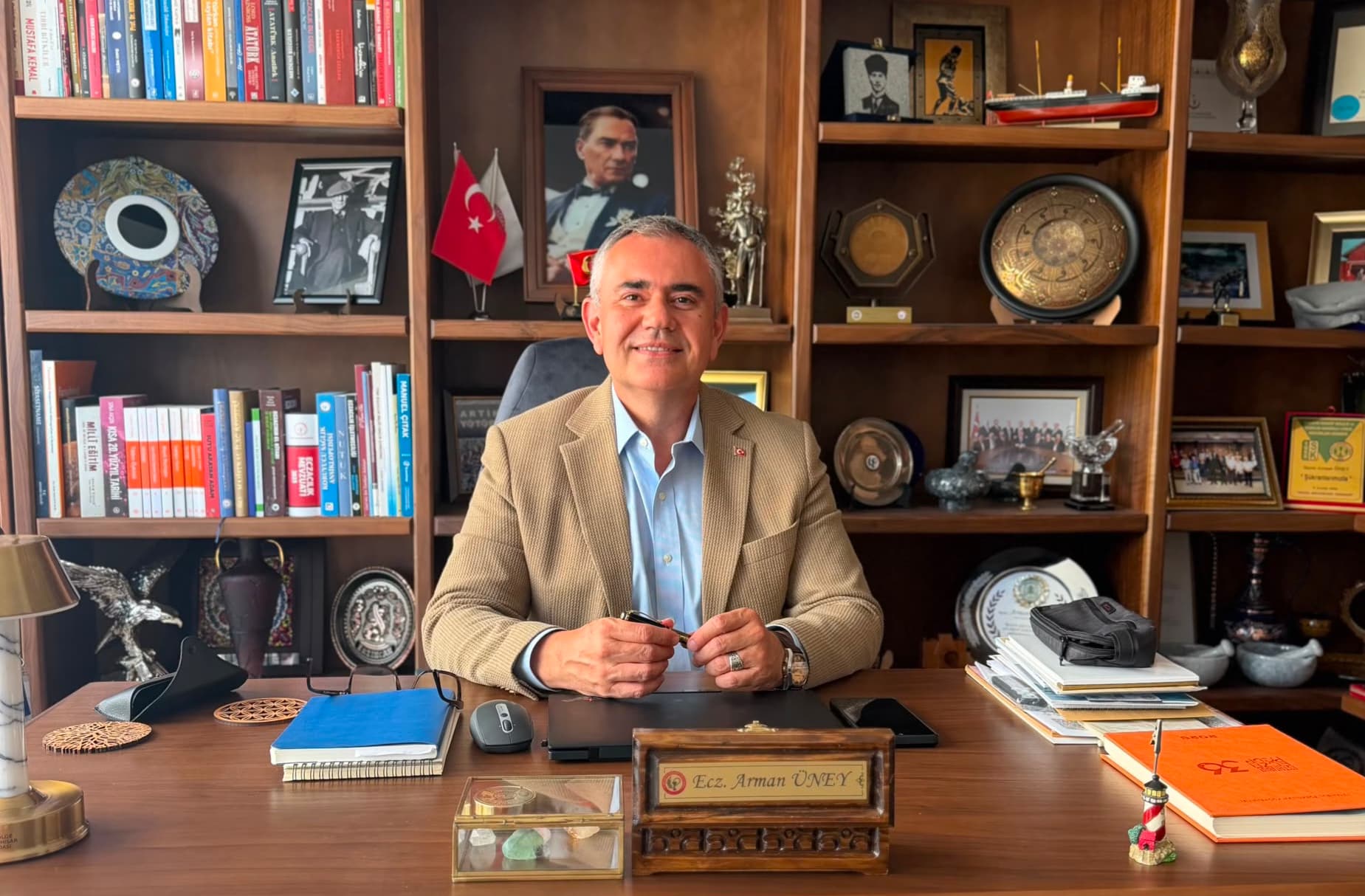 Eczaneyi Geleceğe Ancak ve Ancak Daha Fazla Sağlık Üreten Konumuna Getirerek Taşıyabiliriz
