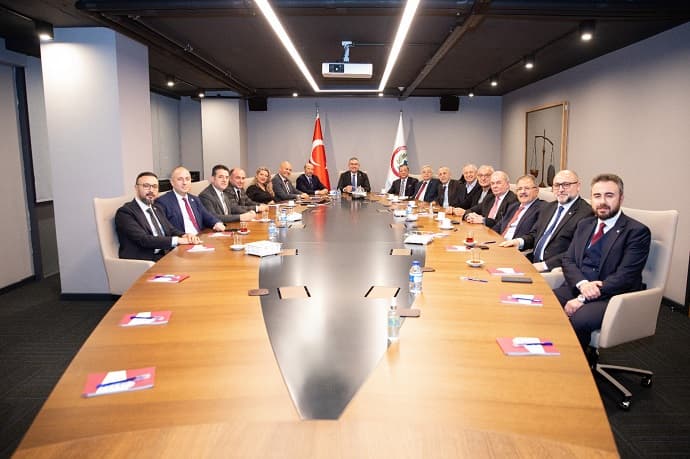 İlaç Endüstrisi İşverenler Sendikası Temsilcileri Türk Eczacıları Birliği'ni Ziyaret Etti