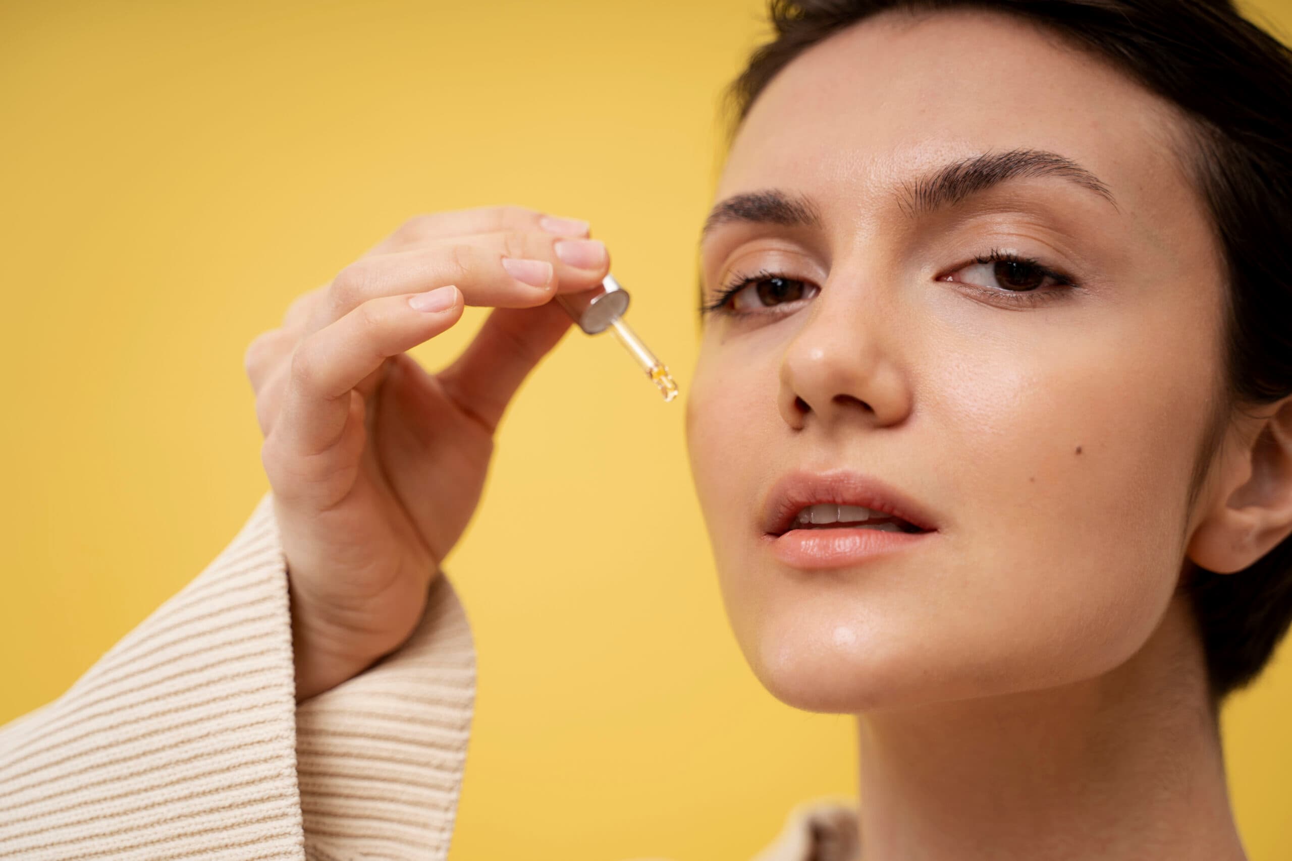 Akne Eğilimli Ciltler İçin Sebum Dengesini Sağlayan Kozmetik Ürünler: