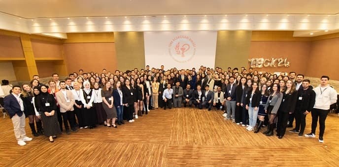 TÜRK ECZACILARI BİRLİĞİ GENÇLİK KOMİSYONU ÇALIŞTAYI ANKARA’DA GERÇEKLEŞTİRİLDİ