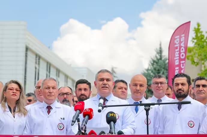 TÜRK ECZACILARI BİRLİĞİ VE 56 BÖLGE ECZACI ODASI ECZACILIK FAKÜLTELERİ HAKKINDA BASIN AÇIKLAMASI YAPTI
