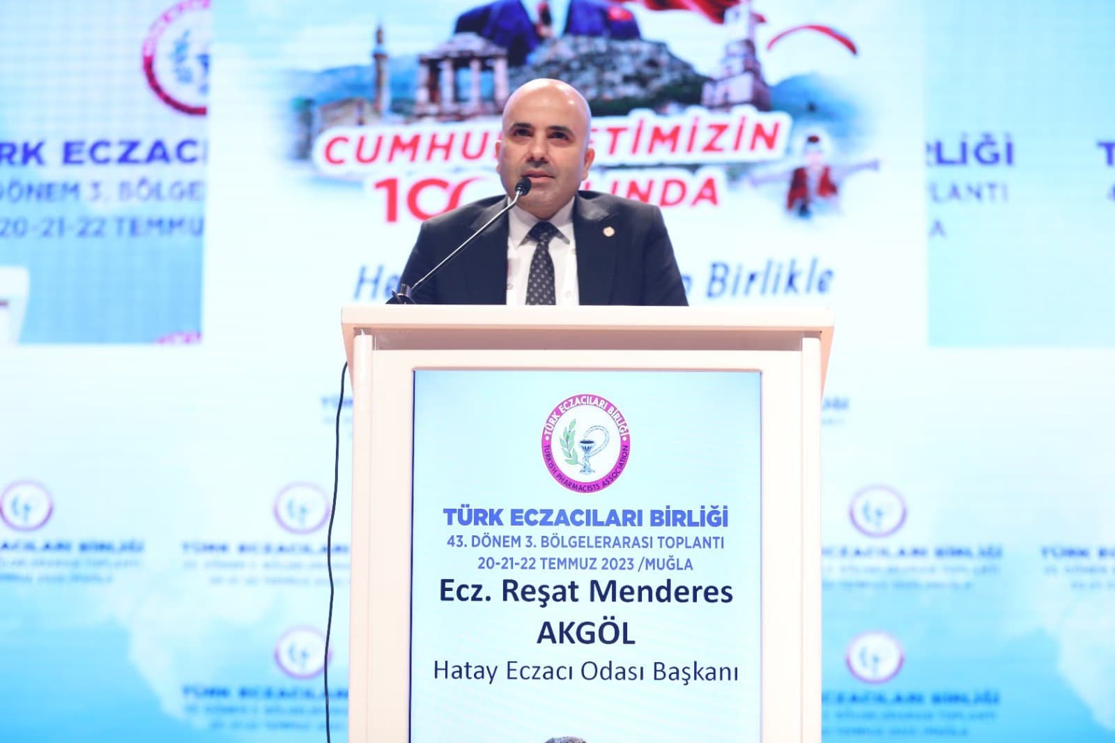 TÜRKİYE’DE DAHA FERAH, DAHA MODERN, DAHA BİLİMSEL BİR ECZACILIK YAŞATMAK İÇİN VAR GÜCÜMÜZLE ÇALIŞIYORUZ