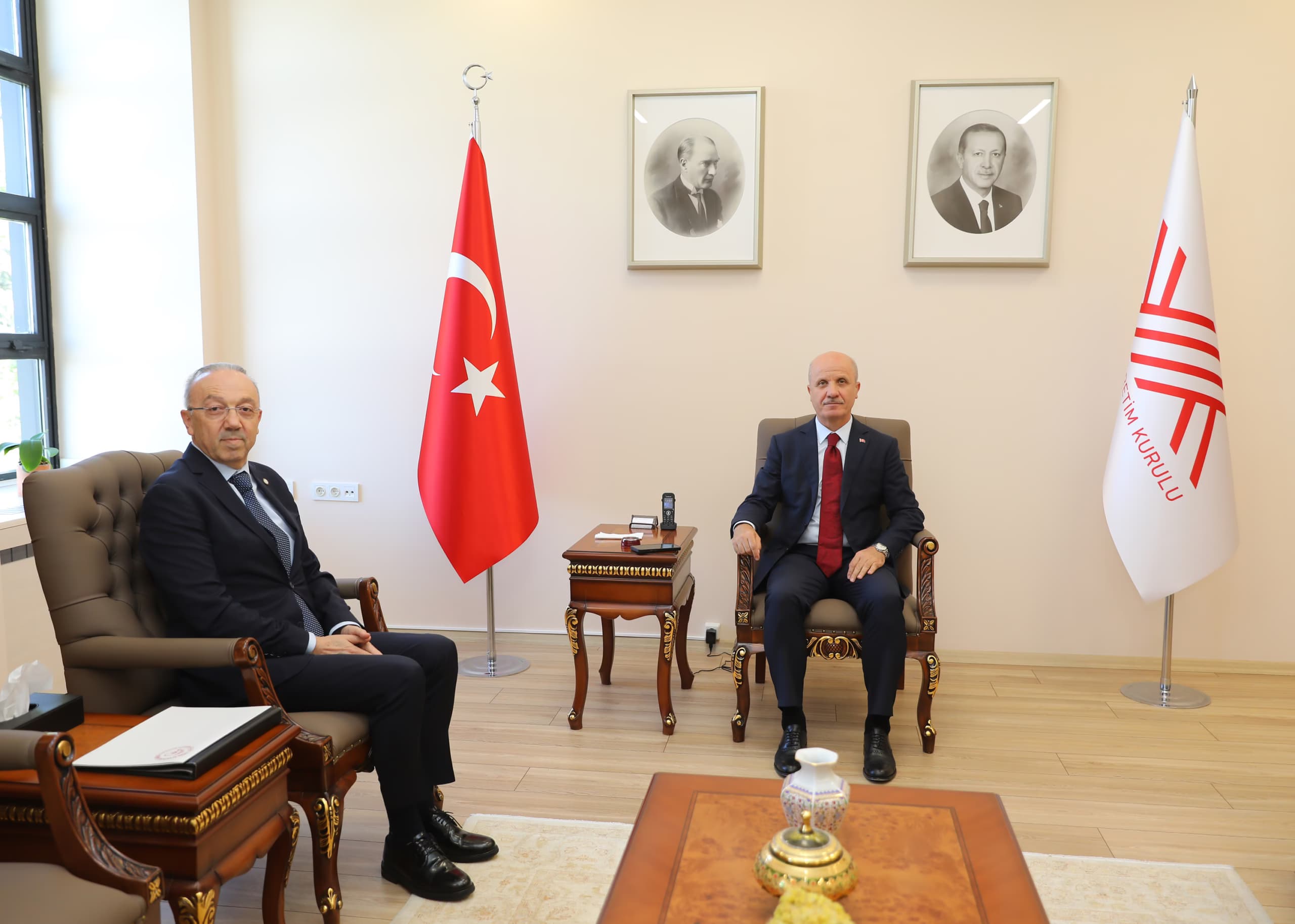 Türk Eczacıları Birliği, Yükseköğretim Kurulu Başkanı Prof. Dr. Erol Özvar ile YÖK Başkanlığı’nda Görüşme Gerçekleştirdi